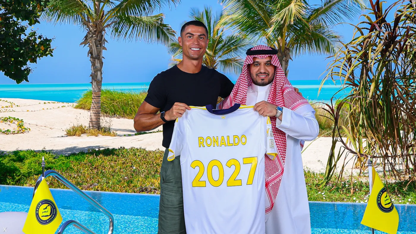 "النصر إلى الأبد".. رونالدو يعلن الاستمرار في السعودية