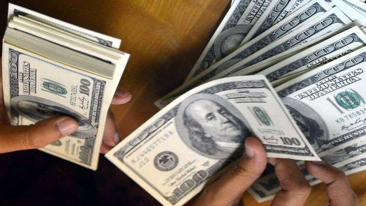 اسعار الدولار .. استقرار بالعاصمة وانخفاض في اربيل
