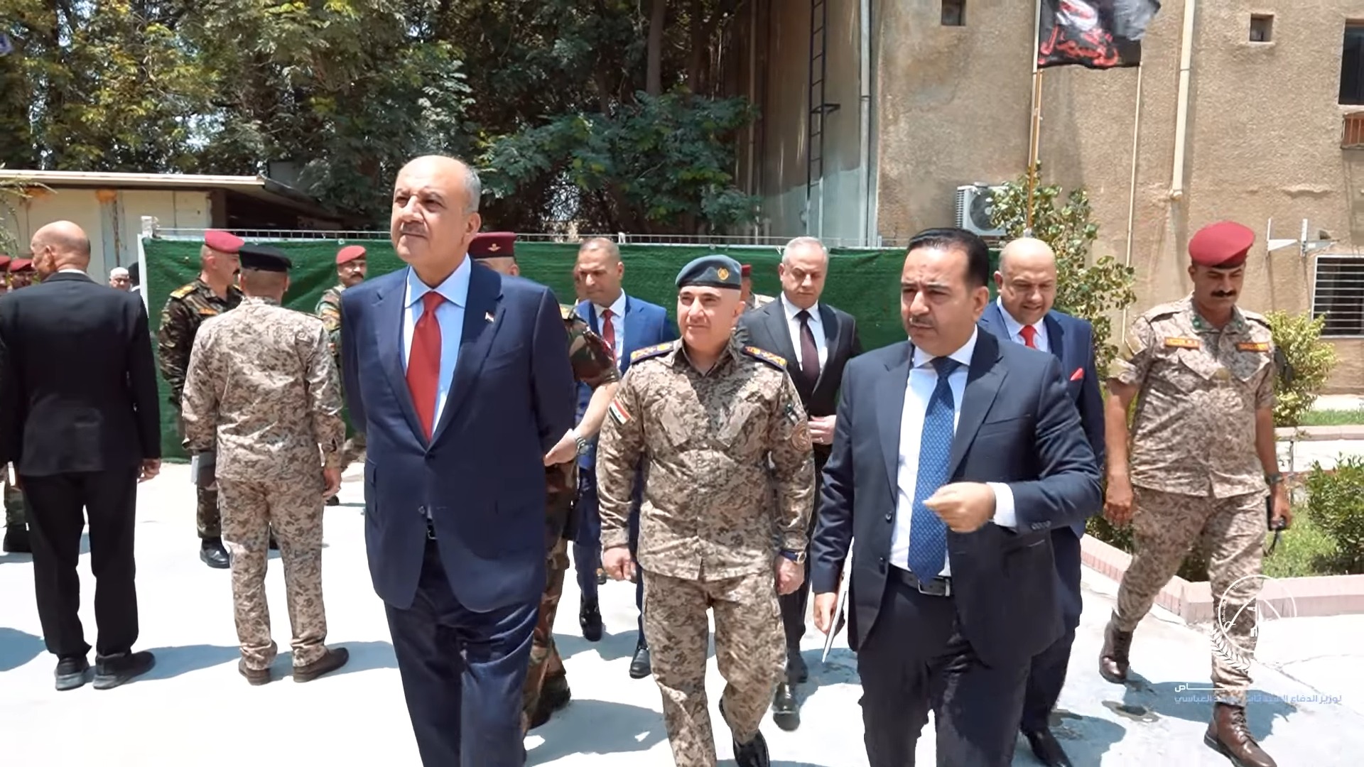 وزير الدفاع يزور المديرية العامة للموازنة في الوزارة