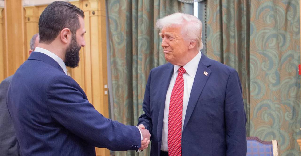 دونالد ترامب: واشنطن تستعد للإعلان عن "أمر كبير" بشأن سوريا، مشيداً بدور أردوغان في التغيرات السياسية بدمشق والتخلص من الرئيس السوري السابق.